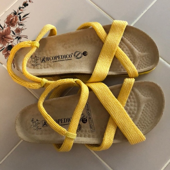 arcopedico sandals